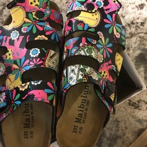 Maibulun fun summer sandals.